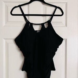 NWOT Elegant Black Women's swim tankini size XL